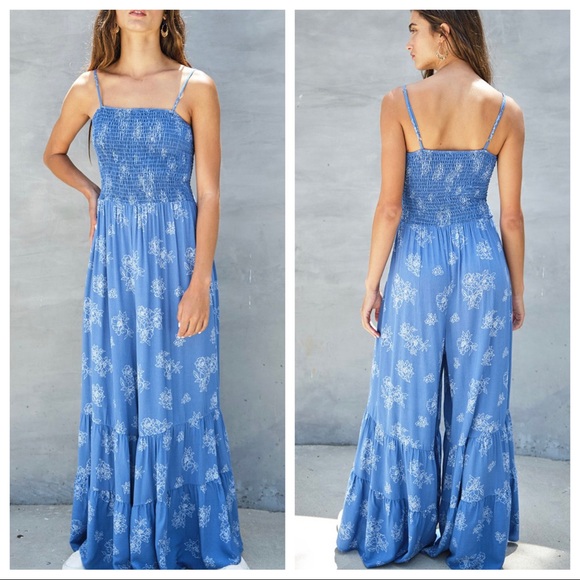 NWOT 12 Fabulous Sleeveless Smocked Front Boho Jumpsuit - Picture 2 of 3